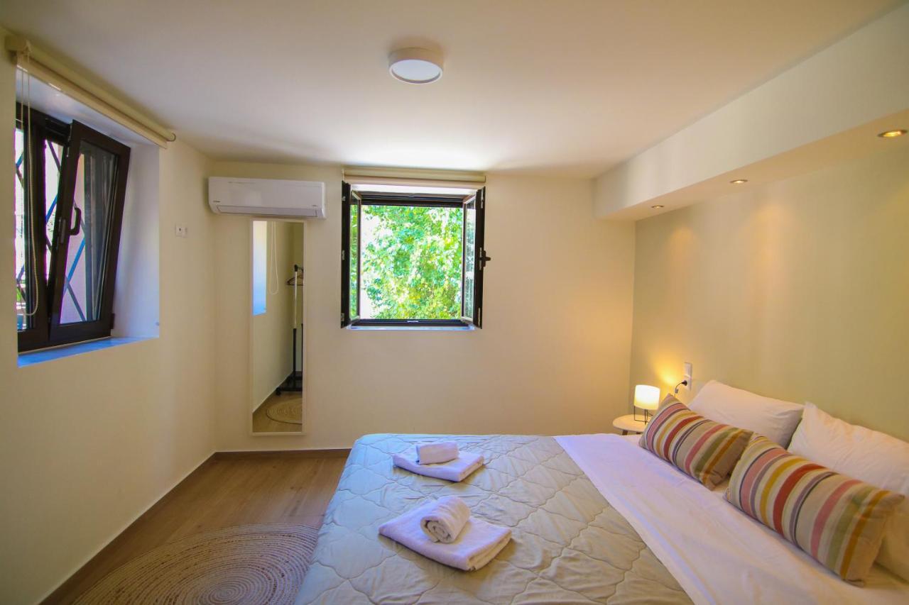 The House Under The Rocks Of Meteora 2 Apartment Kalampáka Ngoại thất bức ảnh