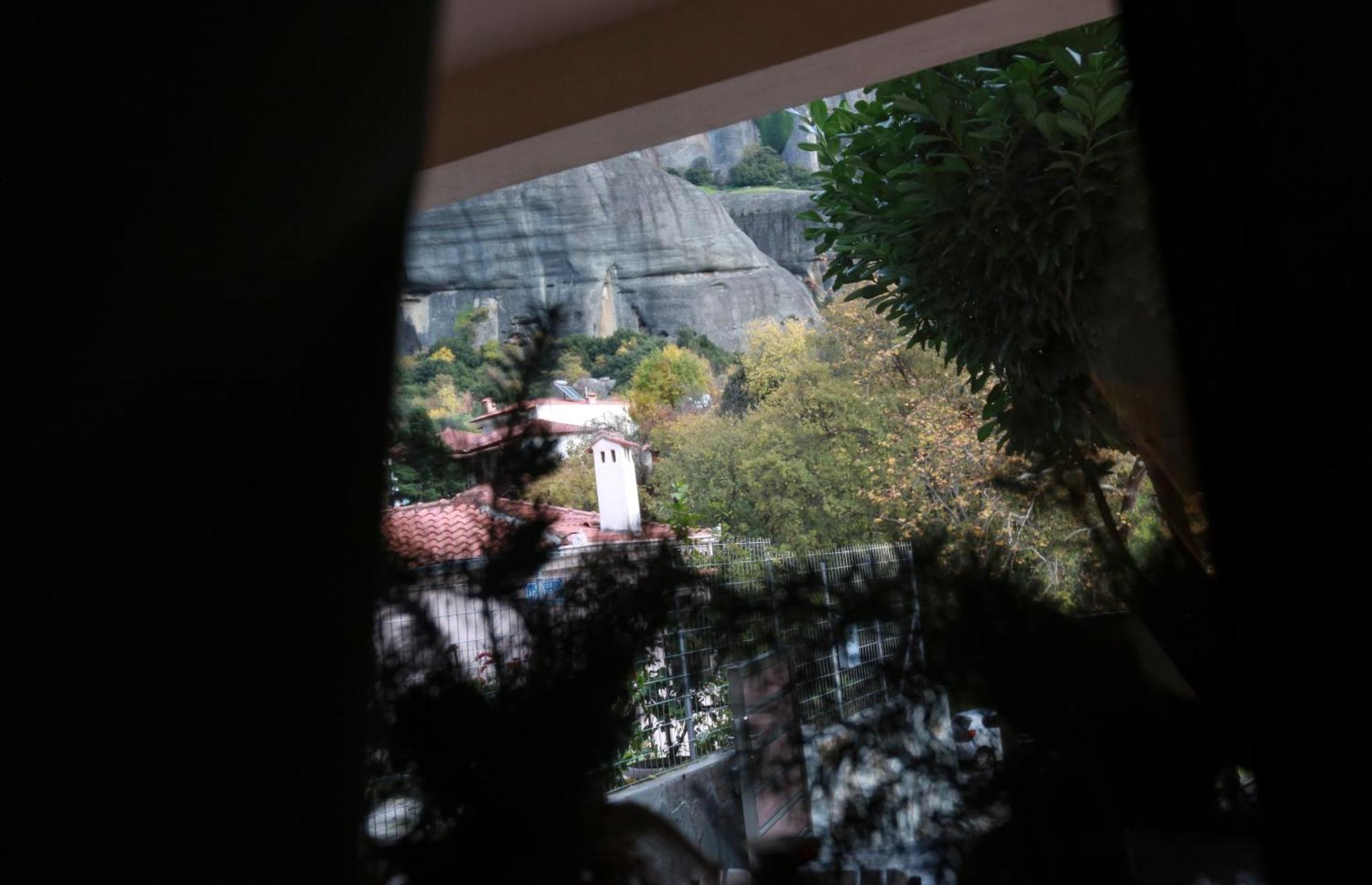 The House Under The Rocks Of Meteora 2 Apartment Kalampáka Ngoại thất bức ảnh